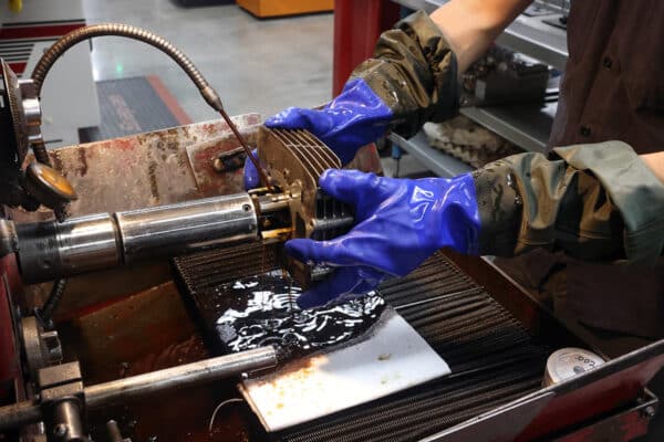 Oil, Fuel, Diesel, Gasoline, Hydrocarbons, Solvents, Grease, Petroleum-based Absorbent Pad